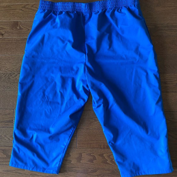 Women’s Blue Capri Pants - Picture 3 of 5